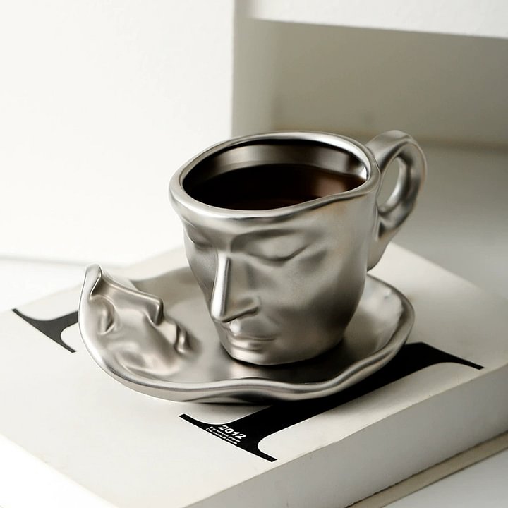 100/260ml Retro Style Face Creative Ceramic Kiss Cup& Saucers