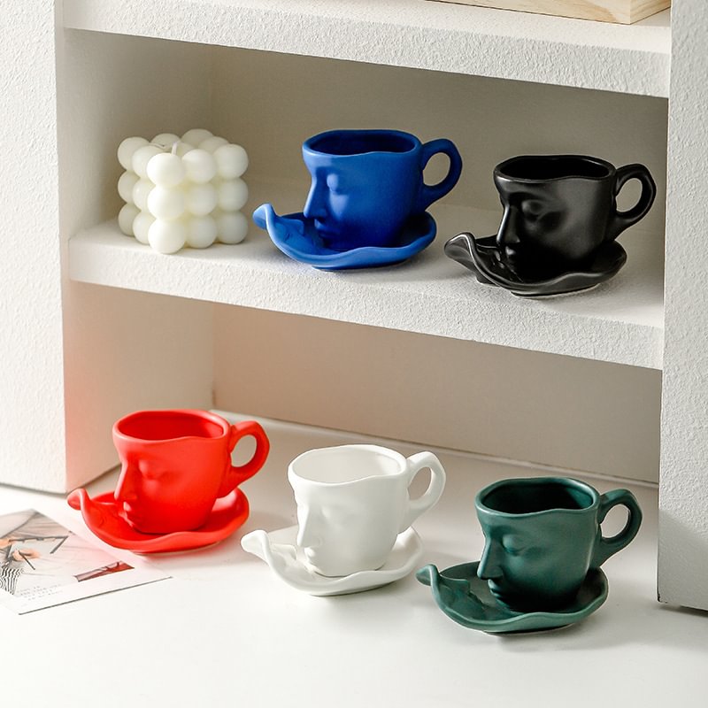 100/260ml Retro Style Face Creative Ceramic Kiss Cup& Saucers