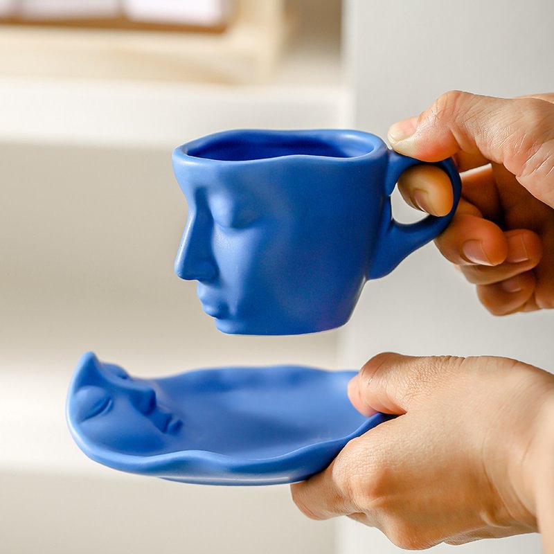 100/260ml Retro Style Face Creative Ceramic Kiss Cup& Saucers