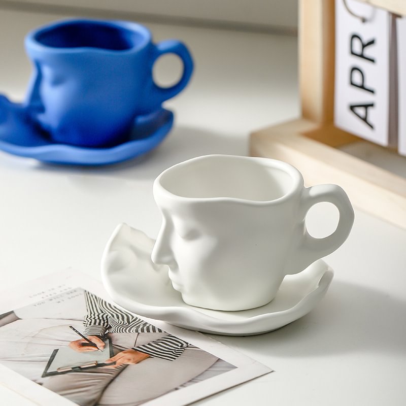 100/260ml Retro Style Face Creative Ceramic Kiss Cup& Saucers