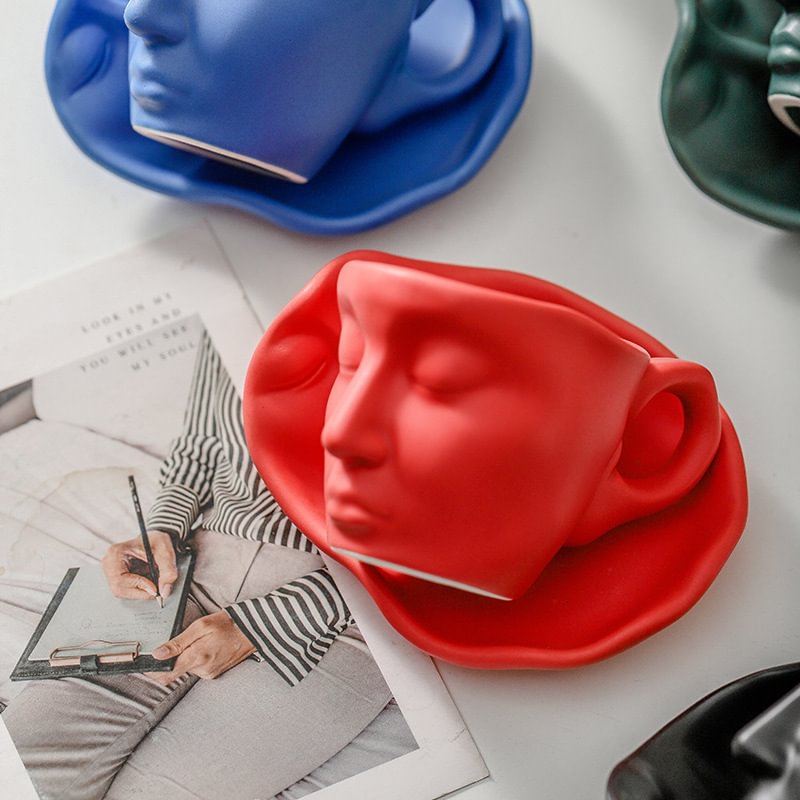 100/260ml Retro Style Face Creative Ceramic Kiss Cup& Saucers