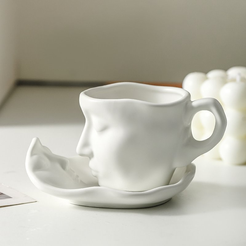 100/260ml Retro Style Face Creative Ceramic Kiss Cup& Saucers