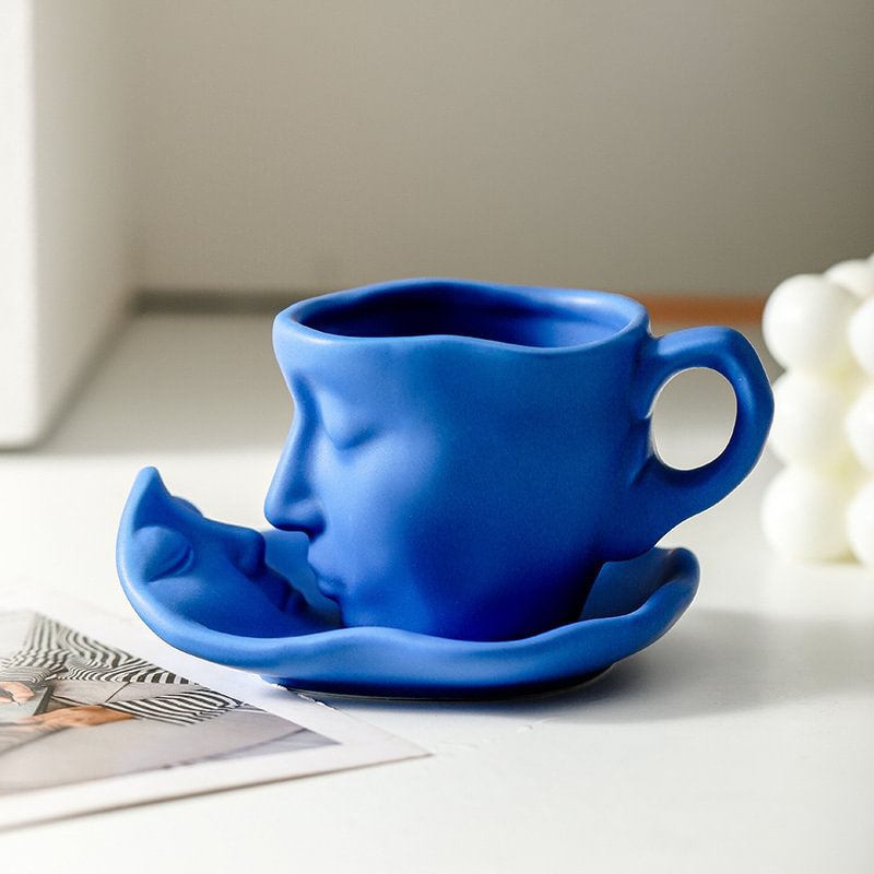 100/260ml Retro Style Face Creative Ceramic Kiss Cup& Saucers