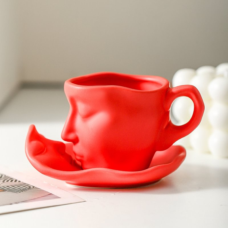 100/260ml Retro Style Face Creative Ceramic Kiss Cup& Saucers